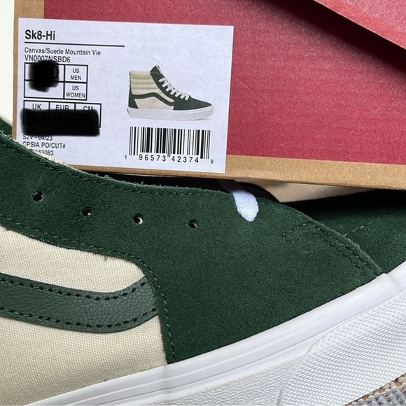 Vans Men’s Sk8-Hi Canvas/Suede Mountain Vie
VN0007NSBD6
Sneakers - Picture 16 of 16